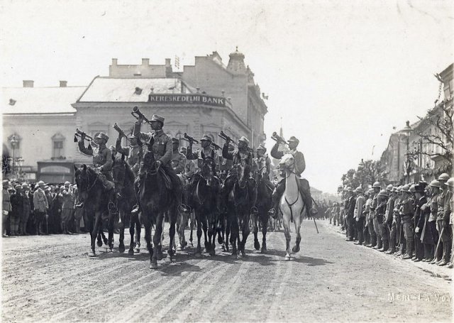 Román bevonulás 1918 
